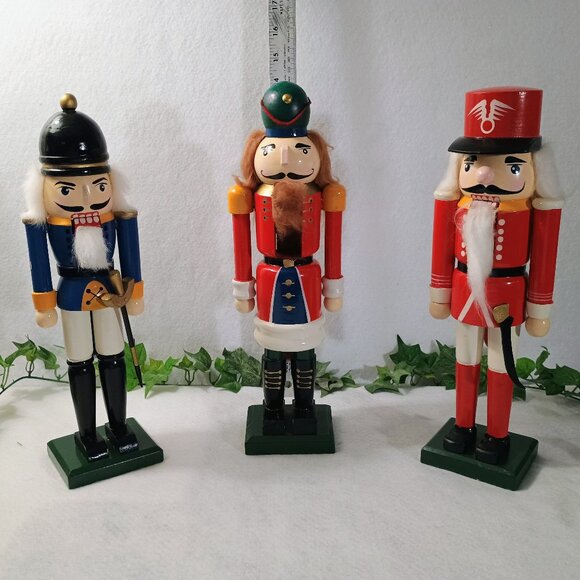 VGUC: Charming Set of 3 Wooden Christmas Nutcrackers Soldiers Holiday Decor 14" - Picture 1 of 12